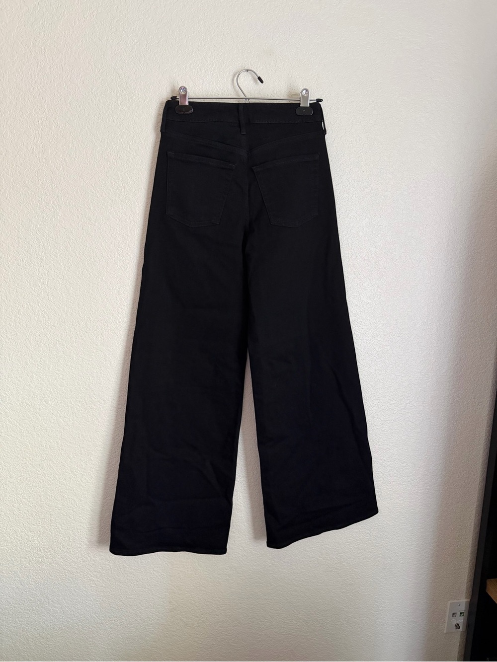 Old Navy Women’s Extra High-Waisted Super Wide-Leg Jeans 00 Black NEW - Picture 4 of 9